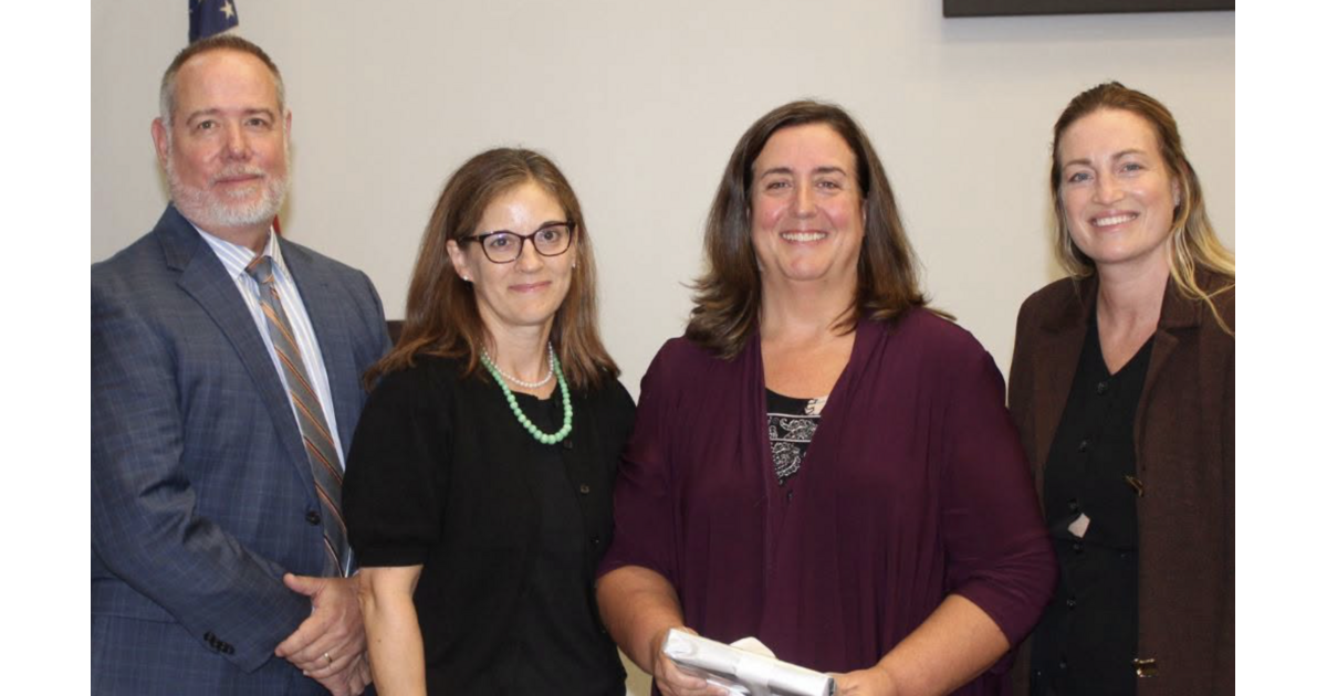 Summit Schools Honor 8 Employees for 25 Years of Service