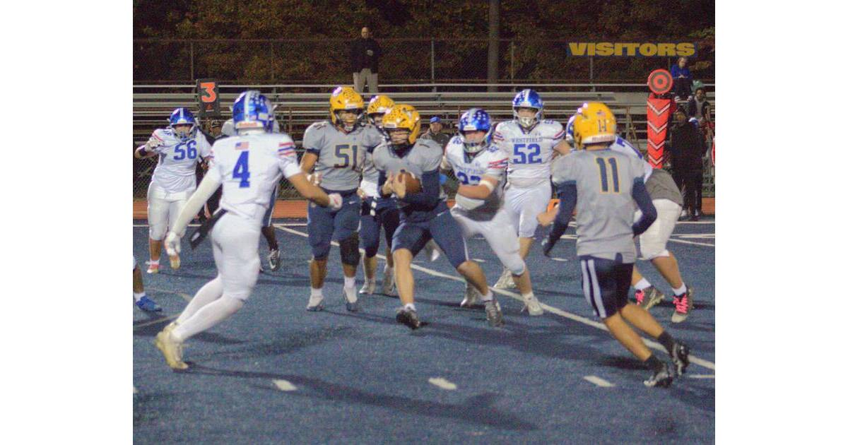 Football: Westfield Beats Colonia, 36-12, in Season Finale for Both