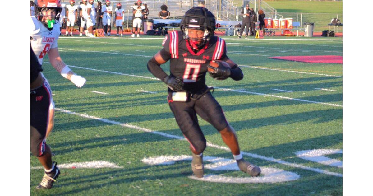Football: Woodbridge Rolls Past Linden, 41-14; Blake Scores 4 TDs