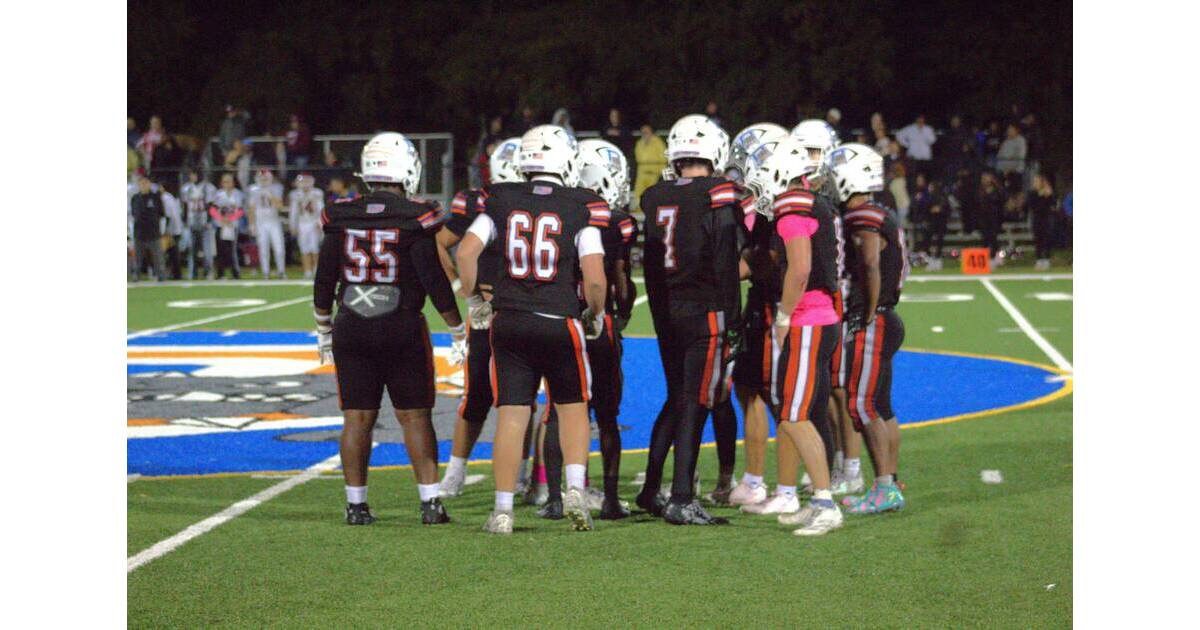 Football: Manville Outscores Dayton, 48-43; Bulldogs Make the Playoffs Despite the Loss